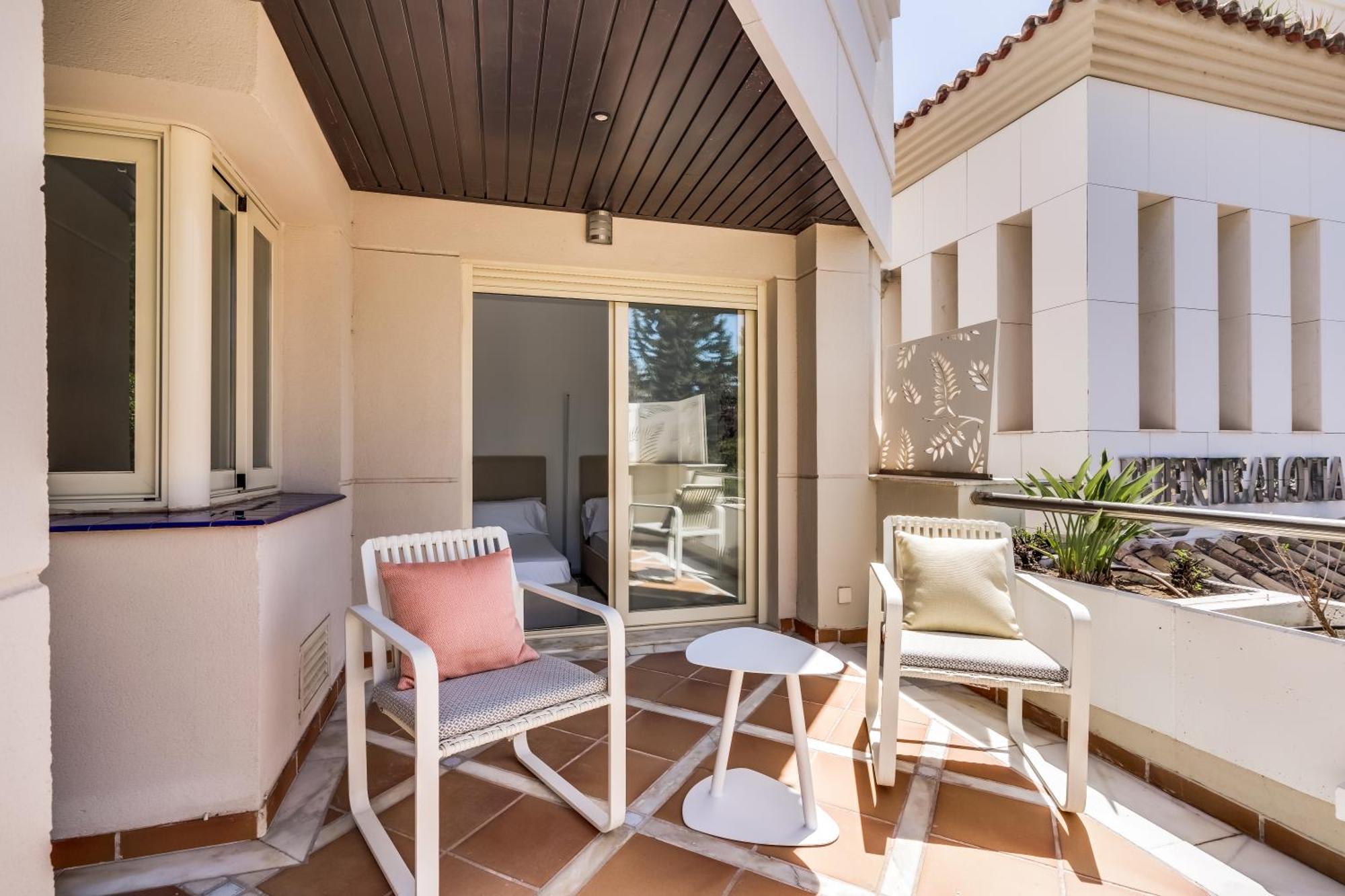 Molo Residences Boutique & *